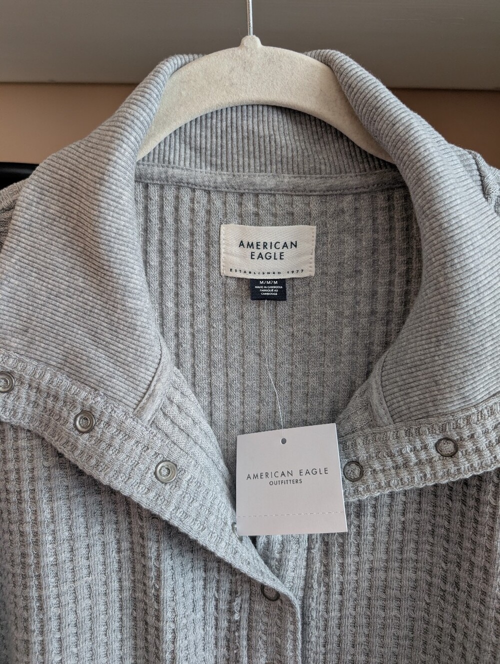 American Eagle AE Big Hug Waffle Henley Sweatshirt - Picture 3 of 3